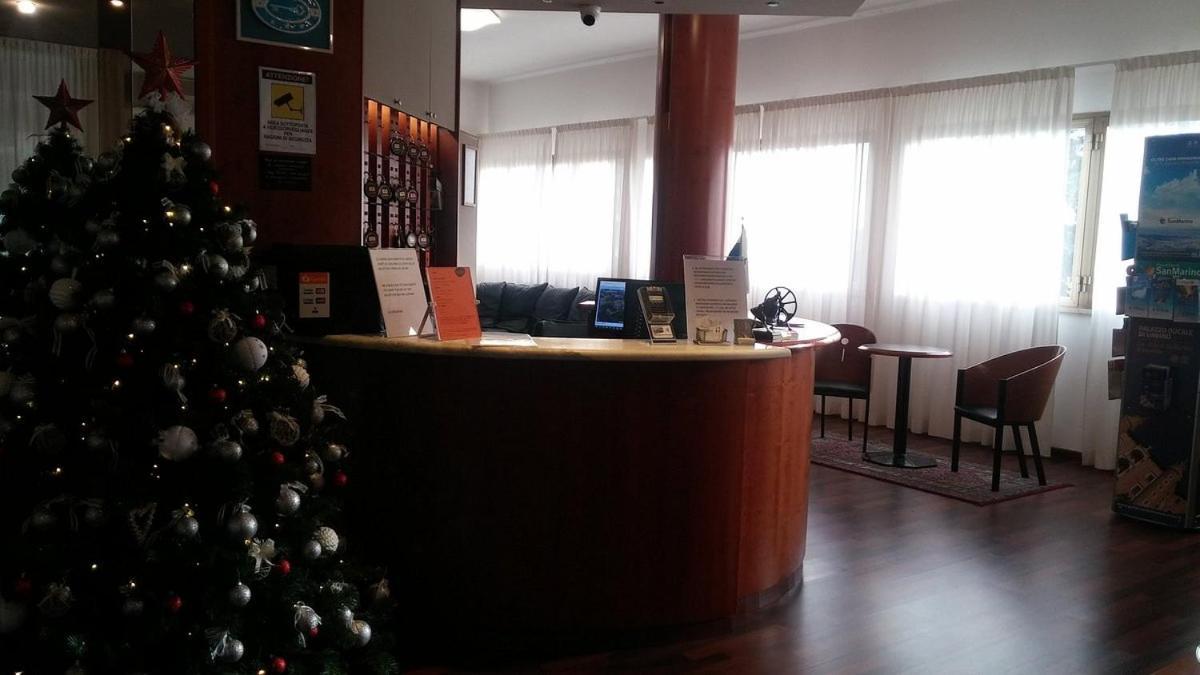 Hotel Rossi Domagnano Екстер'єр фото