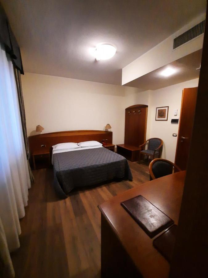 Hotel Rossi Domagnano Екстер'єр фото