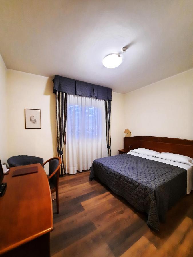 Hotel Rossi Domagnano Екстер'єр фото